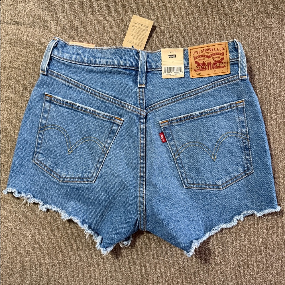 NWT Levi's 501 Original High Rise Denim Shorts - Picture 2 of 7